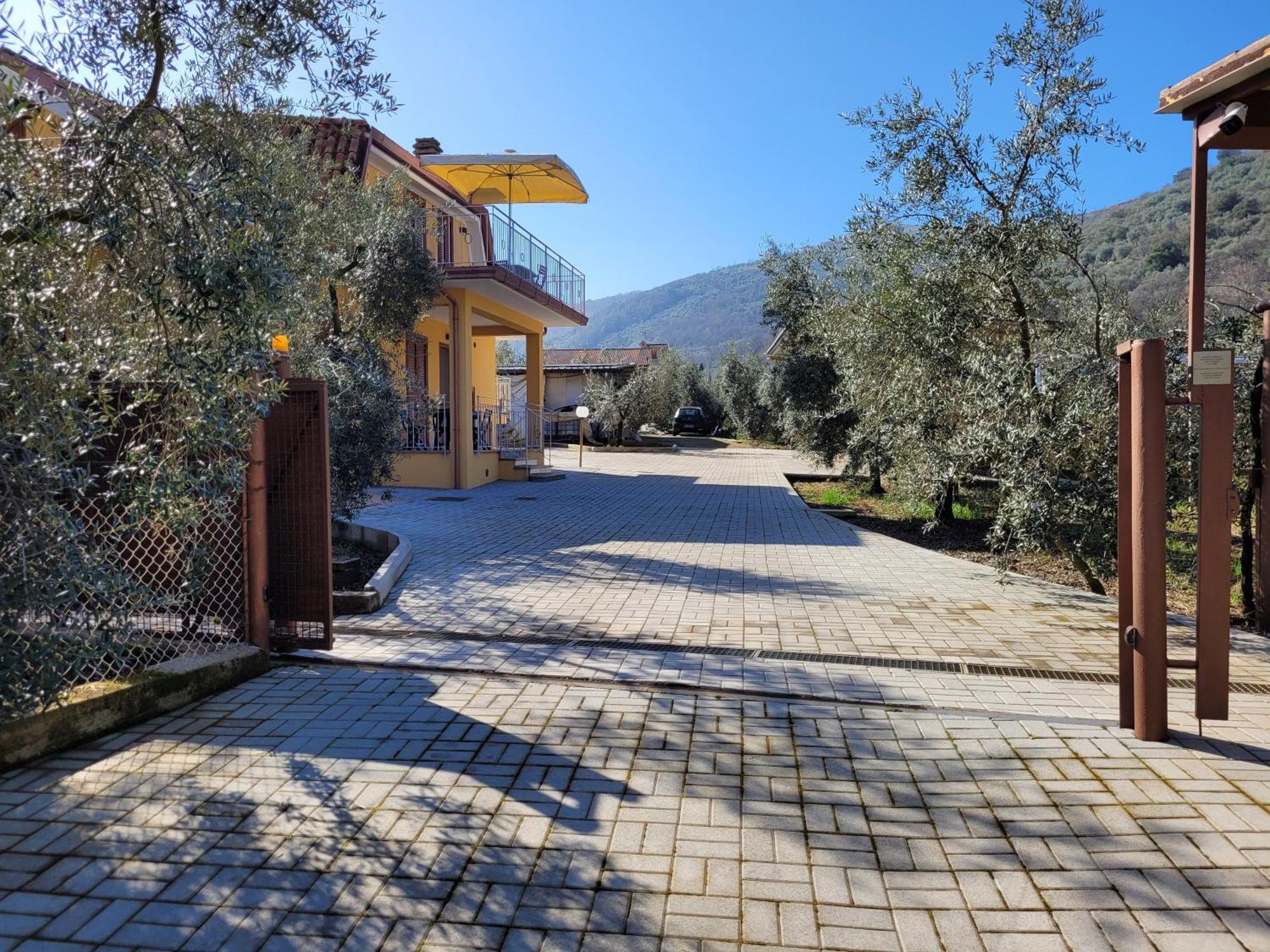 Alloggio Turistico Magnifico Alessandro Valle Bernardo 04025 Lenola Lt Cir 19063 Nei Pressi Di 04022 Fondi Lt Екстериор снимка