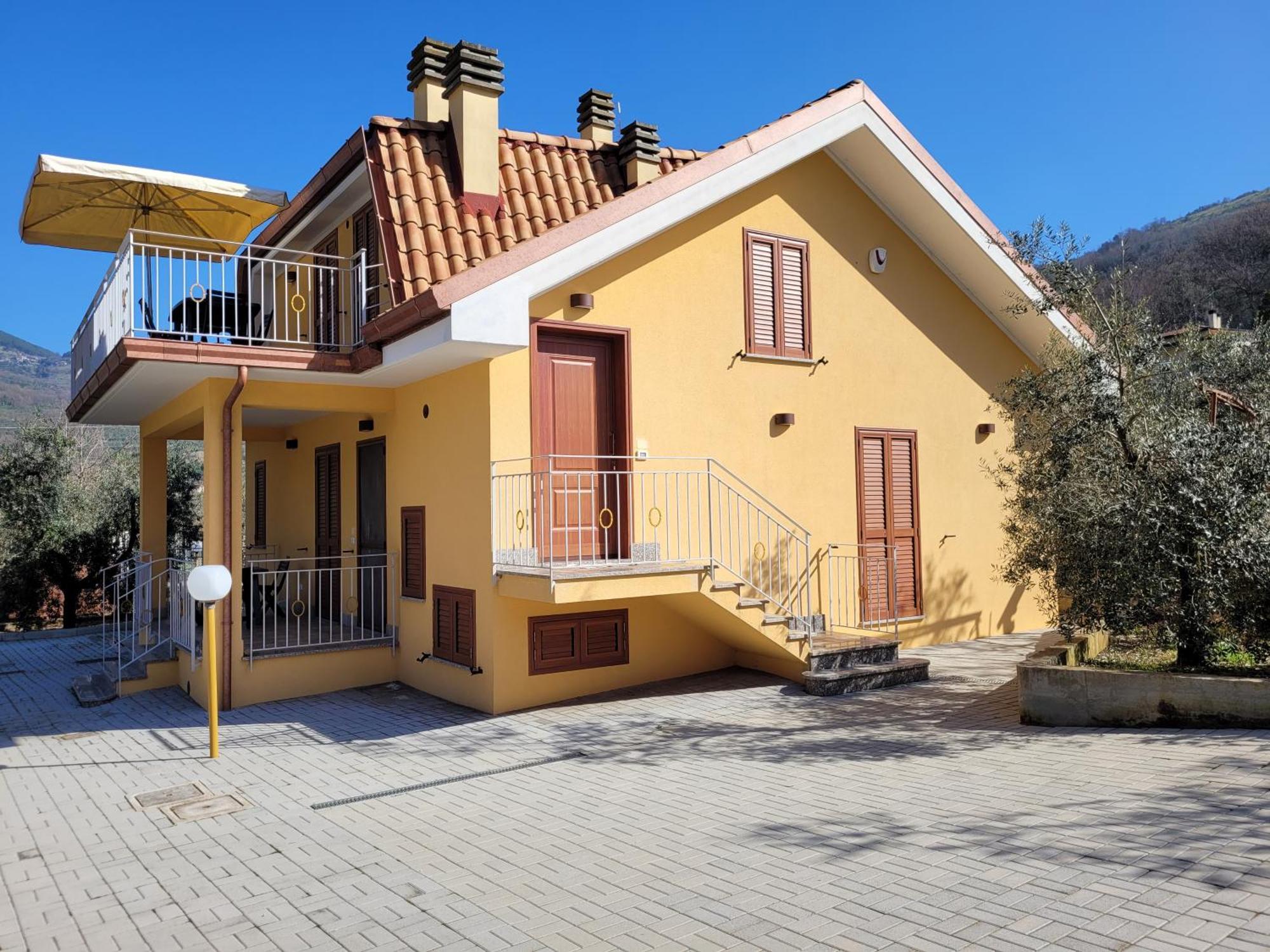 Alloggio Turistico Magnifico Alessandro Valle Bernardo 04025 Lenola Lt Cir 19063 Nei Pressi Di 04022 Fondi Lt Екстериор снимка