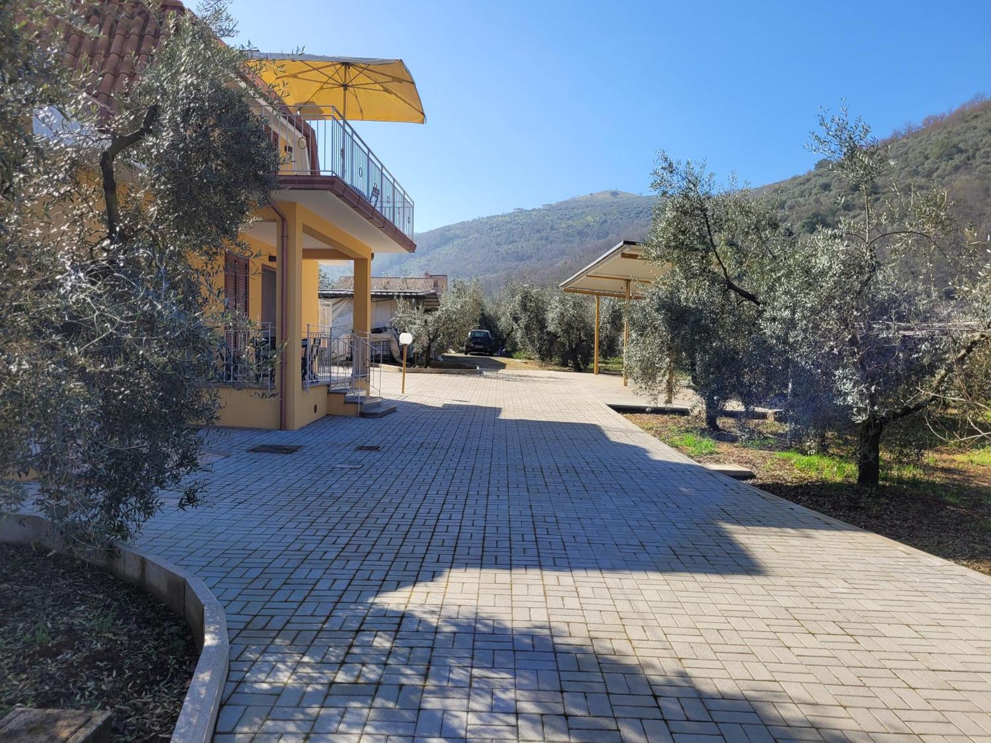 Alloggio Turistico Magnifico Alessandro Valle Bernardo 04025 Lenola Lt Cir 19063 Nei Pressi Di 04022 Fondi Lt Екстериор снимка