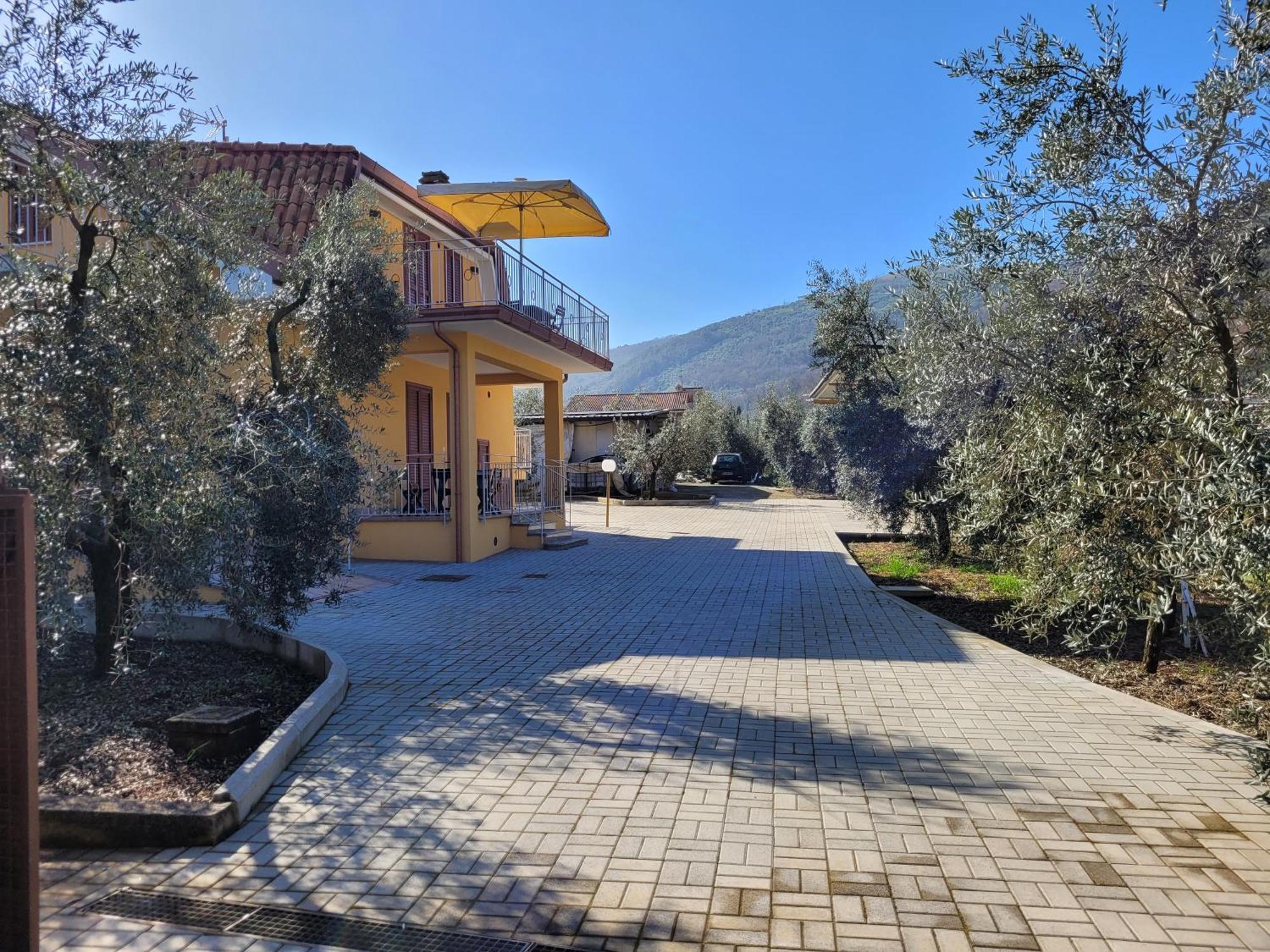 Alloggio Turistico Magnifico Alessandro Valle Bernardo 04025 Lenola Lt Cir 19063 Nei Pressi Di 04022 Fondi Lt Екстериор снимка