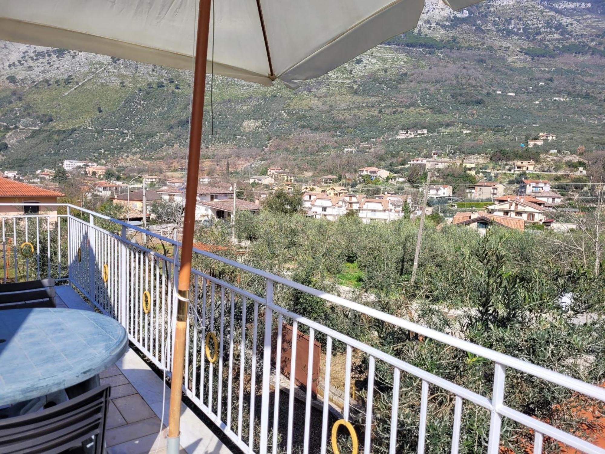 Alloggio Turistico Magnifico Alessandro Valle Bernardo 04025 Lenola Lt Cir 19063 Nei Pressi Di 04022 Fondi Lt Екстериор снимка