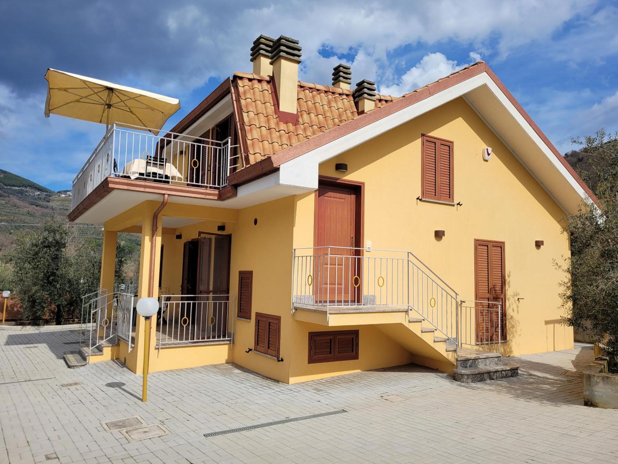 Alloggio Turistico Magnifico Alessandro Valle Bernardo 04025 Lenola Lt Cir 19063 Nei Pressi Di 04022 Fondi Lt Екстериор снимка