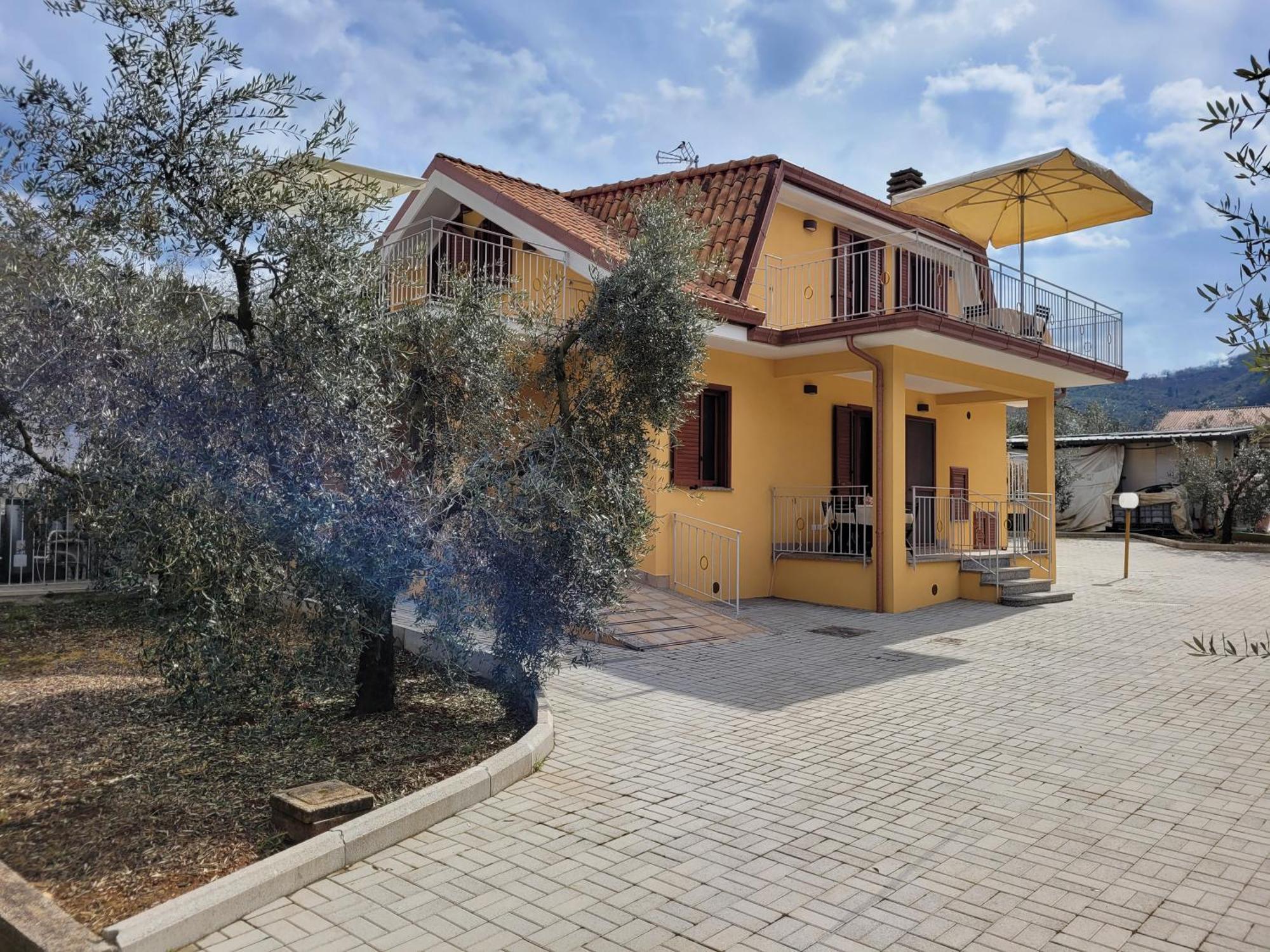 Alloggio Turistico Magnifico Alessandro Valle Bernardo 04025 Lenola Lt Cir 19063 Nei Pressi Di 04022 Fondi Lt Екстериор снимка